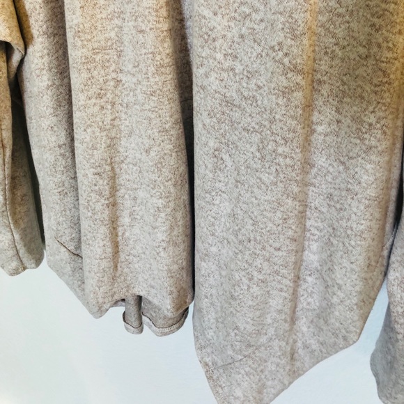 Scoop neck lightweight SWEATER beige - Picture 7 of 8